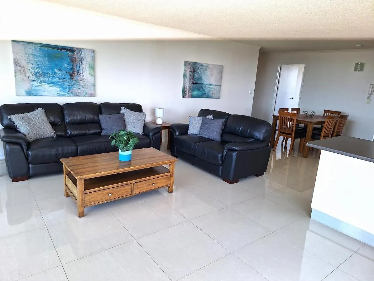 Supa Sized 3 Bedroom 2 Bath Gold Coast