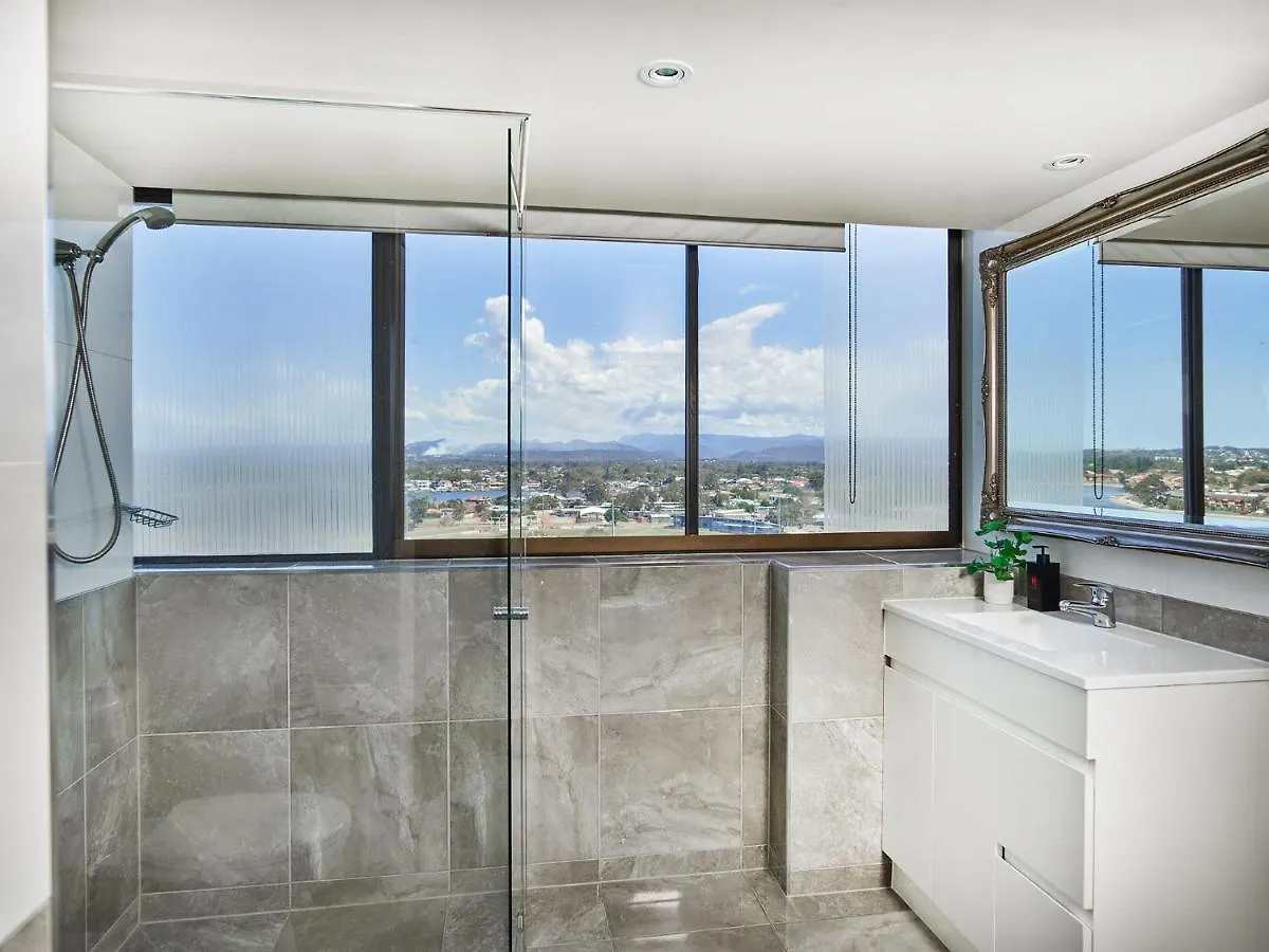 Supa Sized 3 Bedroom 2 Bath Gold Coast Apartment