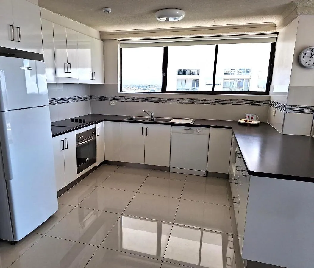 Supa Sized 3 Bedroom 2 Bath Gold Coast Apartment